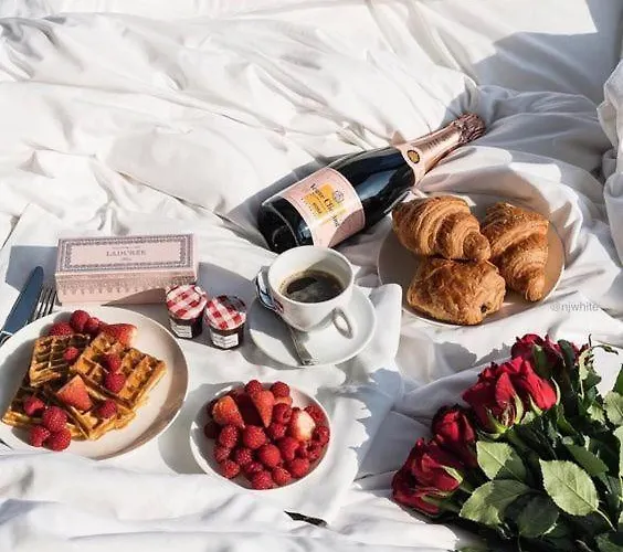 Beach Club Night Club Hotel Odesa