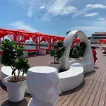 Ξενοδοχείο Beach Club Night Club 5*