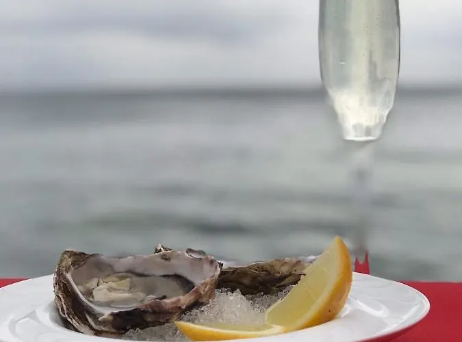 Отель Beach Club Night Club