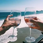Beach Club Night Club Готель
