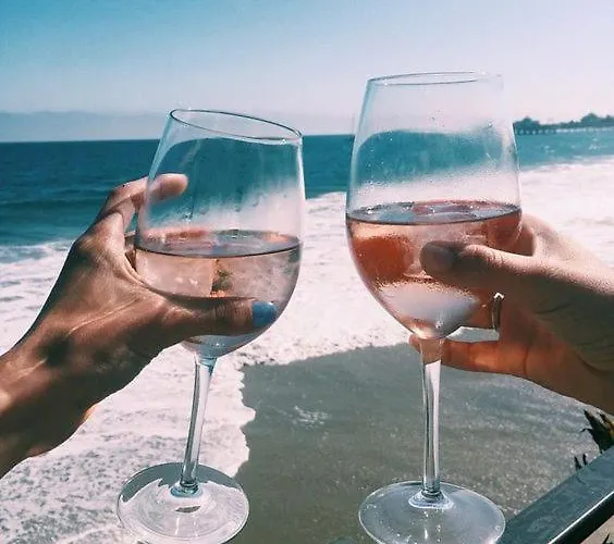 Beach Club Night Club Szálloda